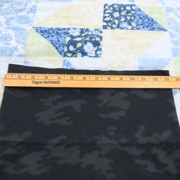 Spanx Black Camo Leggings Women Large Athleisure for Exercise and Fitness - Picture 4 of 6